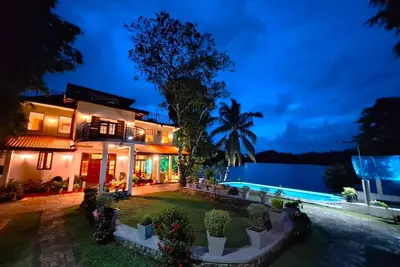 Image de MyH-Lake Front Pvt Serviced Villa with Staff, Free Breakfast, 40 min Capital