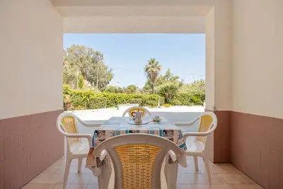 Image de Appartement 'Résidence Le Magnolie 2 - Piano T' avec vue sur la mer, Wi-Fi et climatisation