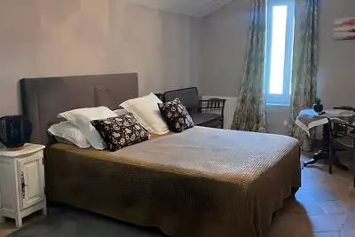 Chambre 'Double B' avec piscine partagée, Wi-Fi et climatisation