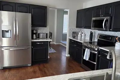 Image de Spacious 4-bedroom house in a charming city of Aurora.