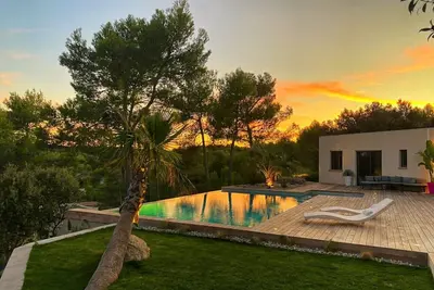 Image de Contemporary Villa with Infinity Pool near Montpellier