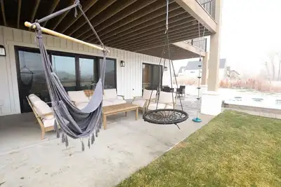 Image de Spacious Walkout Suite, 3br/2ba, Hot Tub + Mountain Views