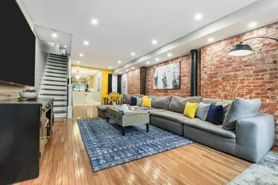 Image de ★ HostWise Stays ★ Tech-Enhanced Lawrenceville Stay, Near Butler St