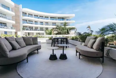 Image de Oceanfront 2br Condo One Mambo 6 by Bocobay