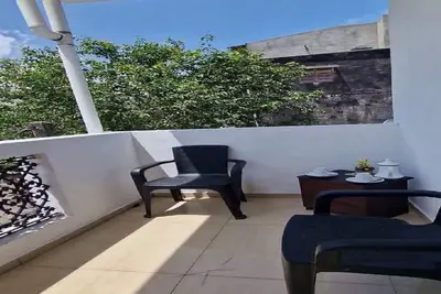 Charming 3-bedroom house with WiFi, Ac in beautiful Dehiwala