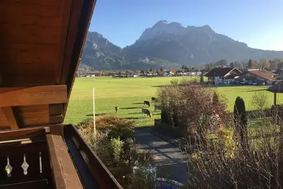 Image de Royal castle and alpine view