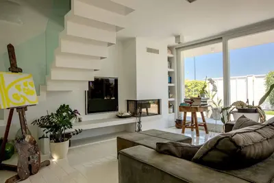 Image de Maison de vacances privée avec climatisation, bain à remous, Wifi, patio, près de Ancône