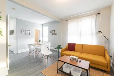 Image de Serene Zen Stay in Walkerville!