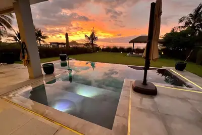 Image de Beach Front 5 Bedroom Suites Breakfast included
