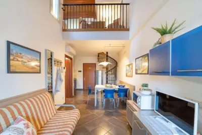 Image de Confort raffiné dans un appartement spacieux et élégant