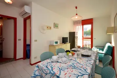 Image de Maison de vacances avec une terrasse spacieuse