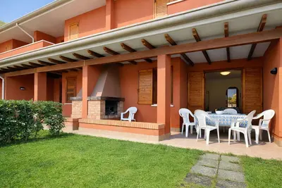 Image de Maison de vacances élégante avec piscine