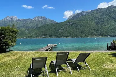 Image de Azur du Lac - Appartement 8 couchages, pieds dans l’eau, au bord du lac d’Annecy