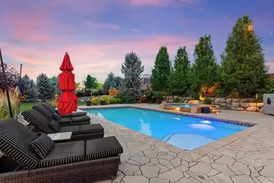 Image de Majesty Estate * Private Pool, SportCourt, Hot Tub, Theater, Gym *