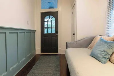 Image de Downtown at Green - Renovated Charming House close to Sentara Rmh, Jmu, and Emu!