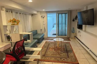 Image de Exclusive 1-bedroom furnished apartment with Garden in Historic Roslyn, Ny
