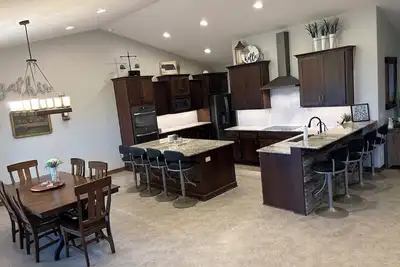 Image de Perfect College World Series Basecamp 45min, 4 bedroom home, 3 acres near, Wahoo