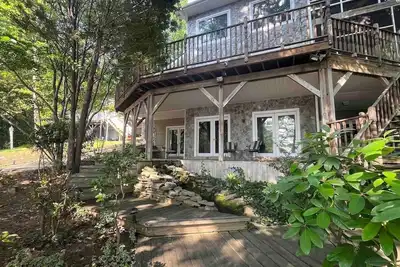 Image de Luxury Paradise Awaits on the Lakefront