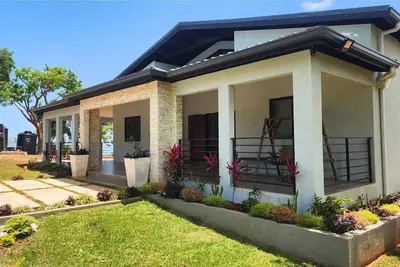 Image de Hilltop 5br Villa with Chef, Patios & Sea Views – Near Treasure Beach, Ja