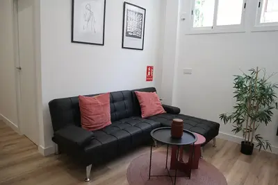 Image de 2-bedroom apartment in enjoyable Madrid with WiFi, Ac B2