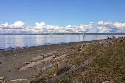 Image de Kingston Waterfront Retreat – Beach, Pool & Amazing Sound & Mountain Views!