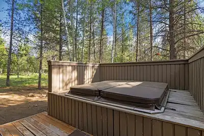 Image de Sunriver with Hot Tub, Fireplace and Bikes