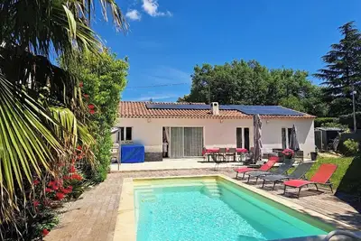 Image de Charmante Villa au Calme, jardin, ensoleillée, piscine à 10mn d Aix-en-Provence