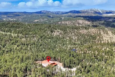 Image de Spacious 8-bedroom house with WiFi, Ac, Hot Tub South of Lead