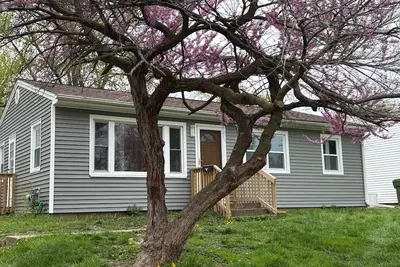 Image de Charming 3-bedroom pet friendly house with fenced in yard in Clinton, Ia.