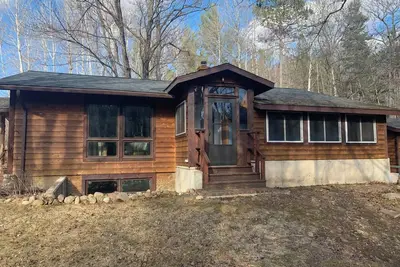 Image de Private, secluded 2-bedroom house with King, Queen beds near Cable with WiFi, Ac