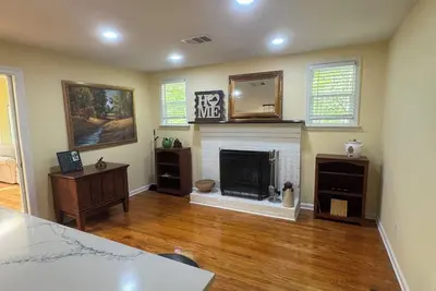Image de Lakefront 4-bedroom house in enchanting Quinton with WiFi, Ac