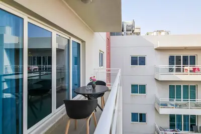 Image de Al Reef Cozy 1br with Pool and Serene Vibes