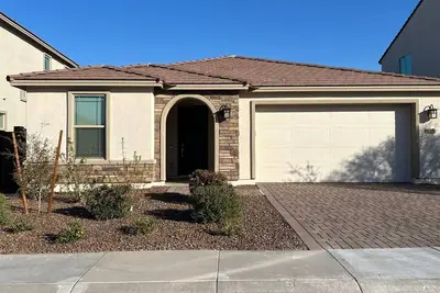 Image de Charming 3 bd + office New upscale home in great area full of amenities!