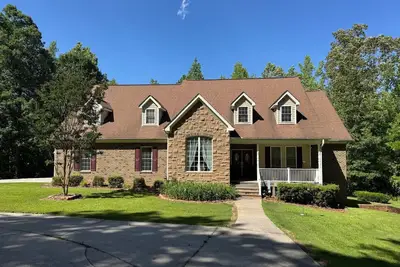 Image de Spacious & Pristine 5 Bedroom 4 Bath Home on 5 Acres