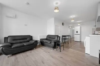 Image de Urban Comfort: Stylish 3br 2bath with Free Parking