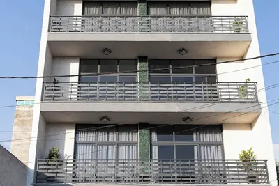 Image de Peaceful, Spacious Apartment with Panoramic City Views in City Center