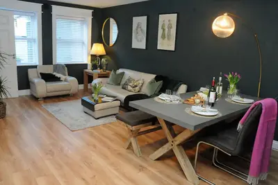 Charming apartment in the centre of Bantry town with a  shared courtyard.