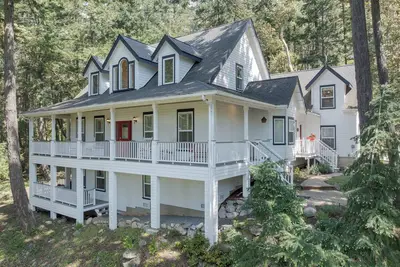 Image de Exceptional w/ Hot Tub, Pickleball, Pool Room, Close to Everything!