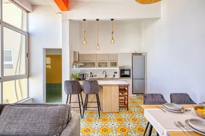 Image de Stylish Sliema apt with rooftop, sea & Valletta views – central yet peaceful.