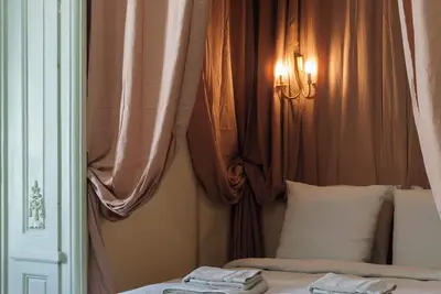 Image de Chez Diane • Hôtel particulier pour 12 pers. idéal séjour au Centre de la France