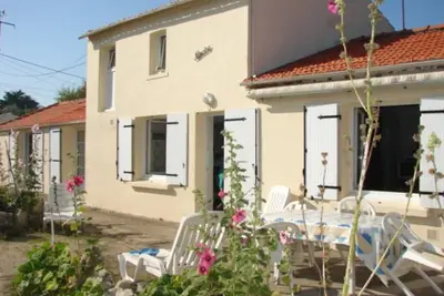 Image de Maison spacieuse à Barbâtre, près de la plage