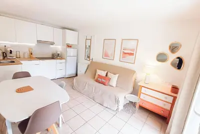 Image de Charmant 2pièces, climatisation & terrasse entre Lac & Mer