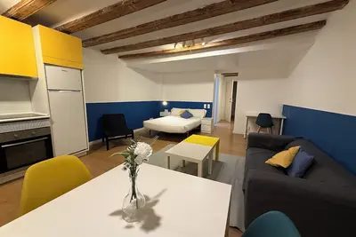 Ferran 17 Apartment 3