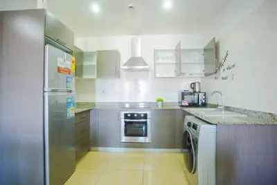 Spacious Fully Serviced 3-bedroom Apartment at Gallery
