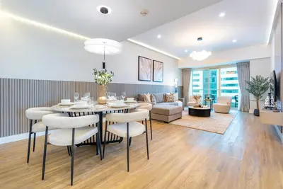 Image de High-Floor 2br with Pool and City Views, Near Tram Station and Dubai Marina Walk