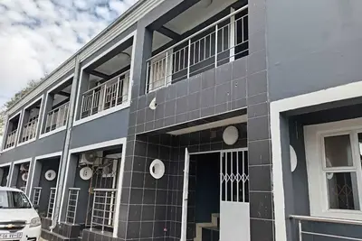 Image de Chic 1-bedroom apartment in wonderful Johannesburg South with WiFi, Ac