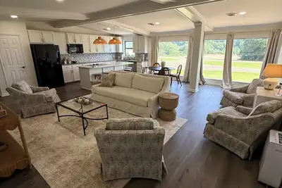 Image de Cedar Bucket Lofts - 3-Bed spacious apartment in Oxford, Ms!