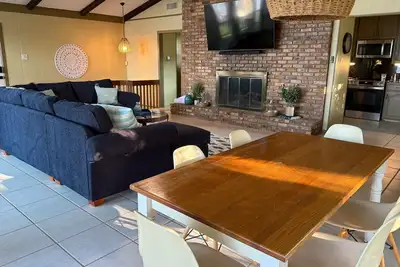 Image de Open Water - Charming 3-bedroom house on Cedar Creek Lake