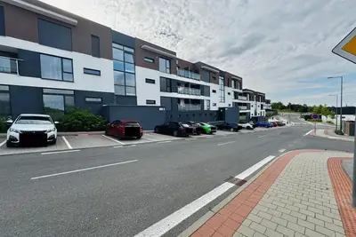 Image de Modern Flat with Free Parking 10mins on bus to City Centre 1min walk to Bus stop