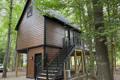 Image de Luxury Treehouse with Large Deck